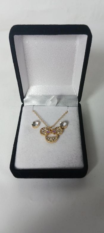 Coffret boucles d'oreilles et collier