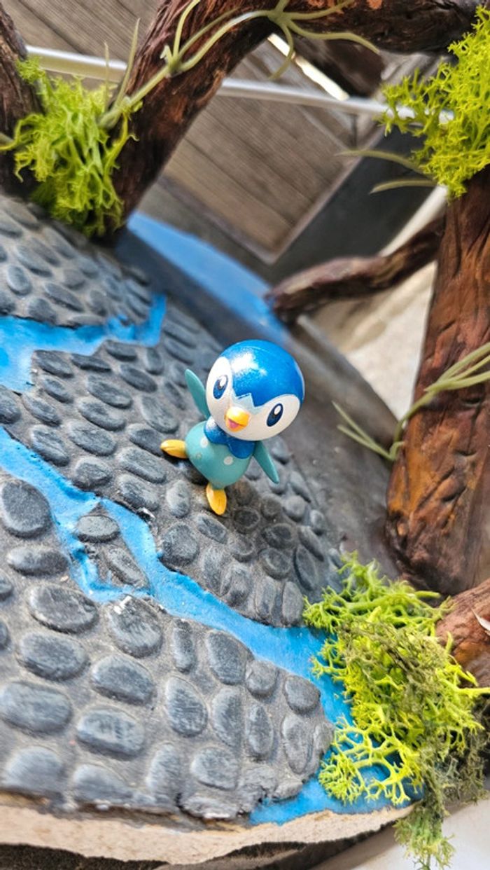 Super figurine Pokemon Nintendo tiplouf effet brillant