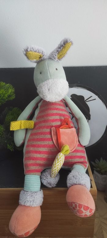 Doudou ane cheval bleu rouge beige rayé Biscotte et Pompon moulin roty peluche