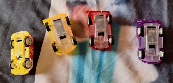 Lot de 4 petites voitures + 2 fourgons de Police - photo numéro 3