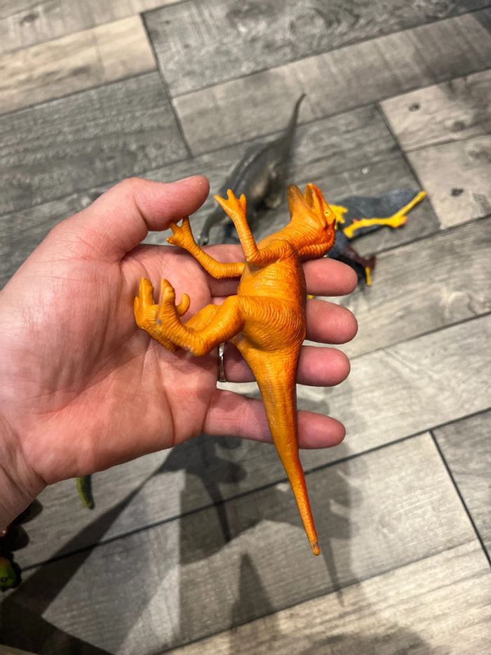 Lot dinosaures - photo numéro 11