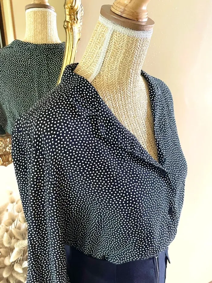 Sublime chemise manche longue à boutonnage et col noir et blanc style plumetis à pois - photo numéro 3