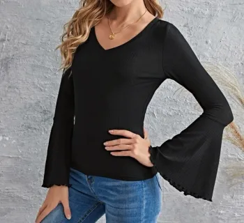 Blouse col v et manche évasés