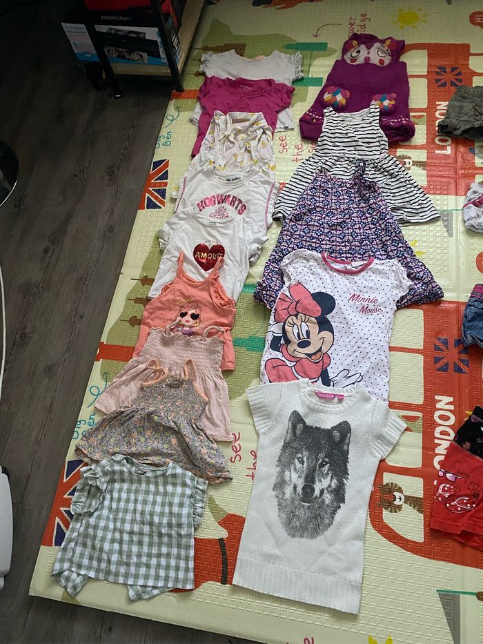 Lot 19 articles (robes, tee shirt, short) taille 3 ans - photo numéro 2