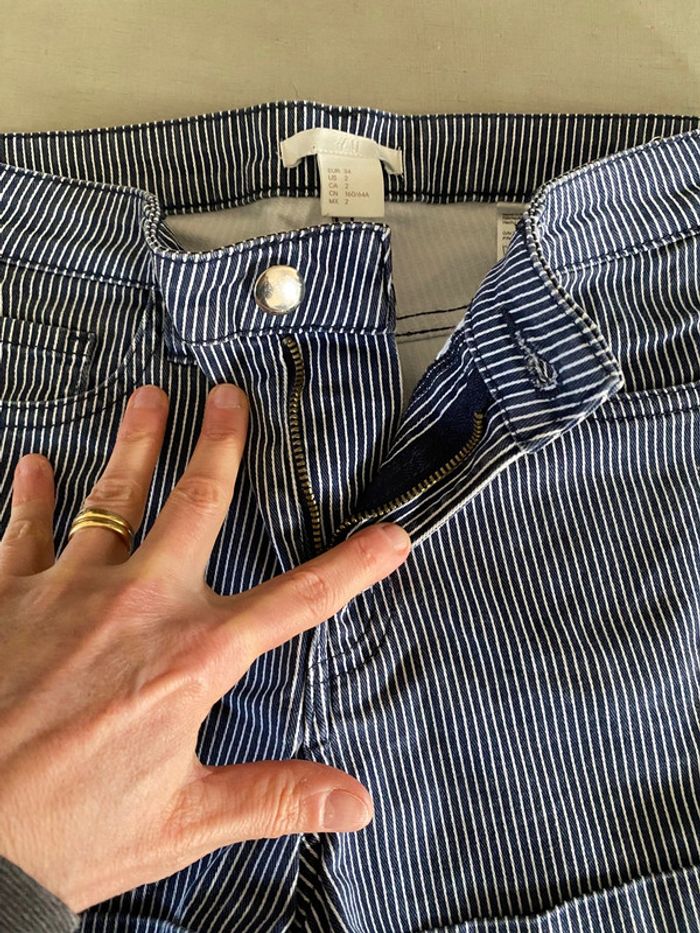 Short H&M marine et blanc à rayures style marinière taille 34 - photo numéro 6