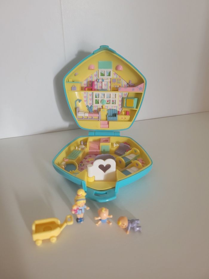 Polly Pocket Vintage Polly in the Nursery de 1992