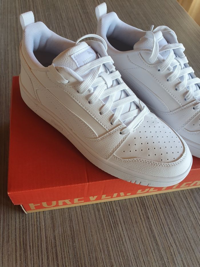 Superbe paire de  baskets Puma 🖤 - photo numéro 2