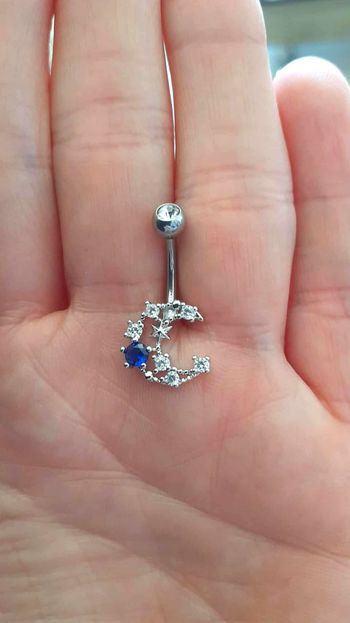 🌙 Piercing nombril croissant de lune – neuf