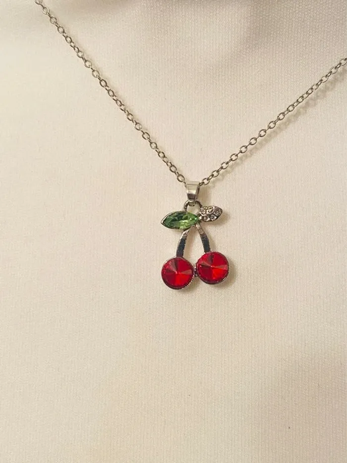 Collier cerise - Pendentif cerise - vintage - rockabilly - pin up - photo numéro 2
