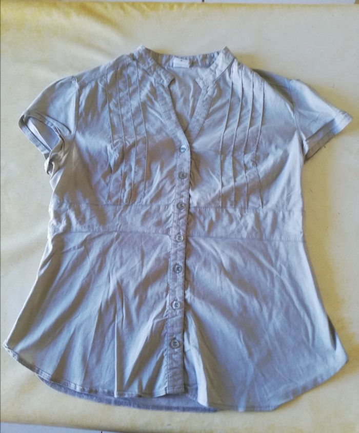 Chemise manches courtes t. 40 gris clair Jacqueline Riu.