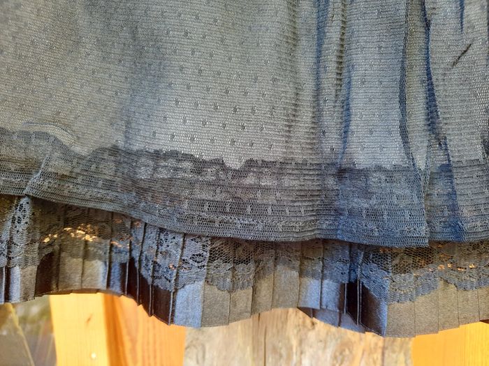 Magnifique jupe dentelle cache cache taille 4 (42/44) - photo numéro 2