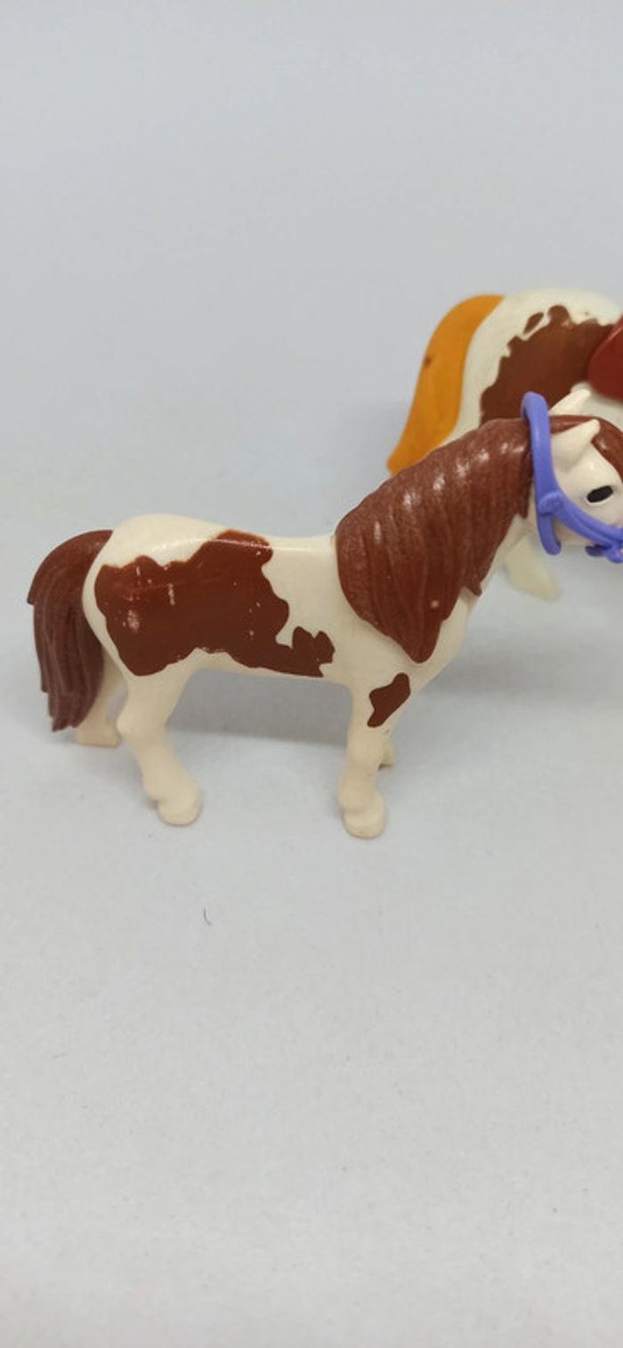 Cheval blanc et marron avec poulain playmobil - photo numéro 2