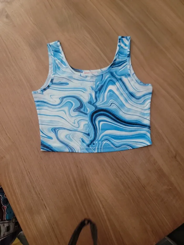 Crop top