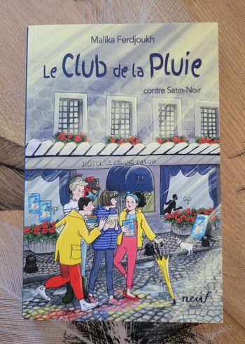 Le Club de la Pluie - Contre Satin-Noir Malika Ferdjoukh, Cati Baur (Illustrations)