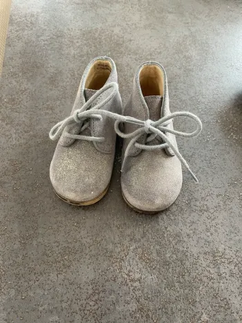 Chaussures grises pailletées