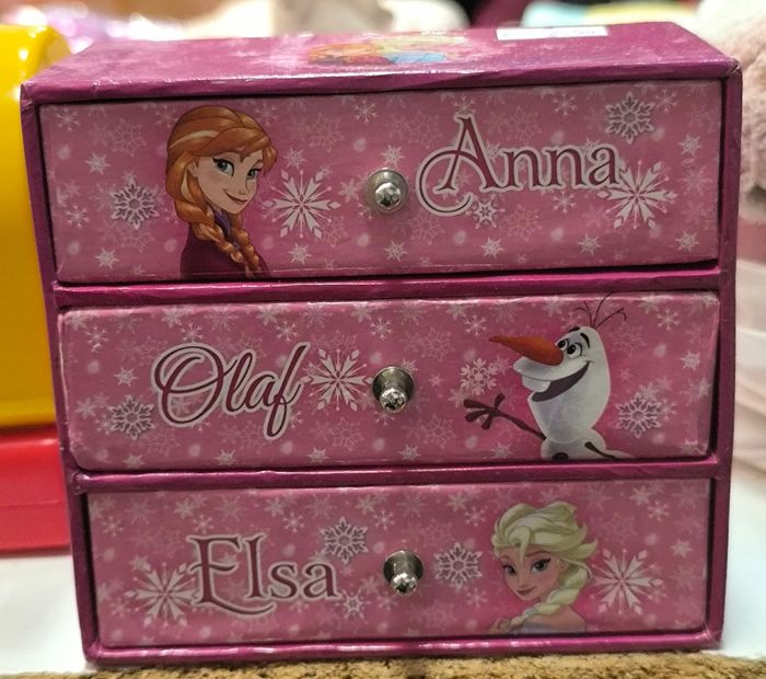 Petite boîte Reine des Neiges