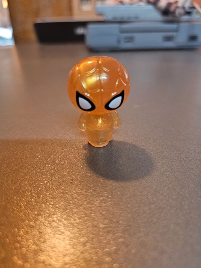 Spiderman gold bops in tops