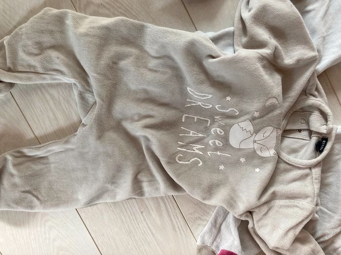 Lot de 3 pyjamas - photo numéro 2