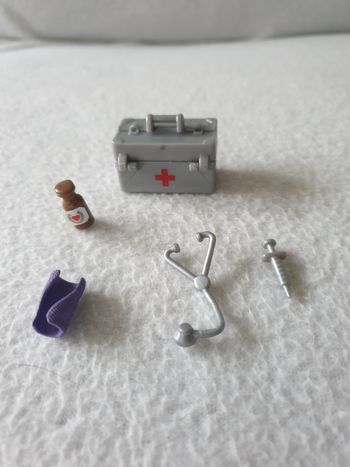 Schleich 42364 pharmacie d'ecurie