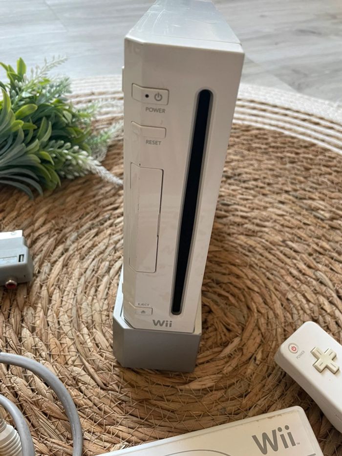 Console Nintendo Wii Blanche - photo numéro 3