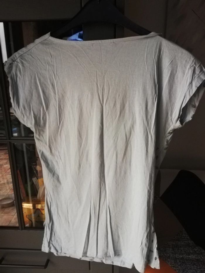 T shirt 38 - photo numéro 2