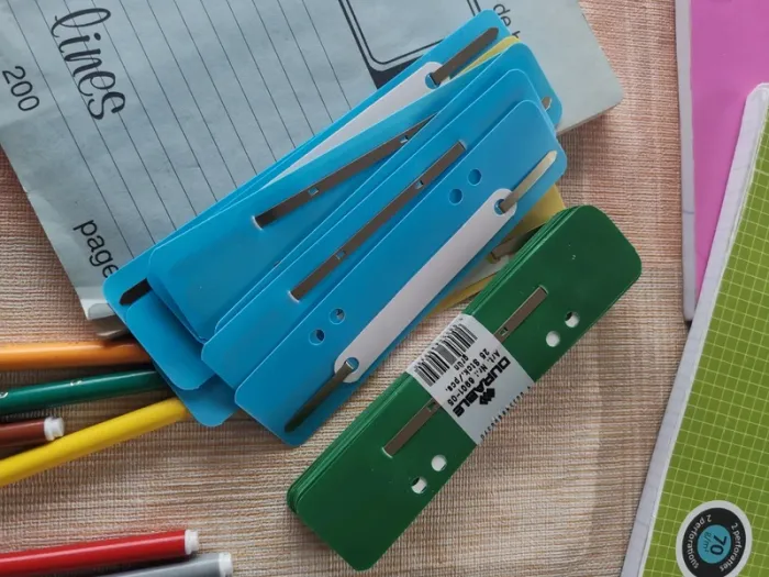 Lot d'articles scolaires en très bon état. - photo numéro 13
