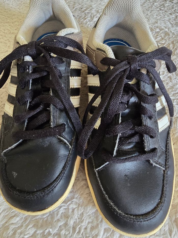 Baskets mixte 🍒Adidas🍒pointure 32 - photo numéro 9