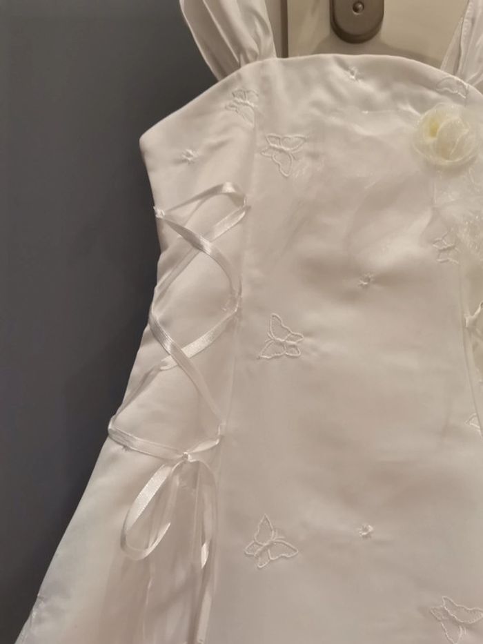 Robe de cérémonie Blanche avec papillon - photo numéro 3
