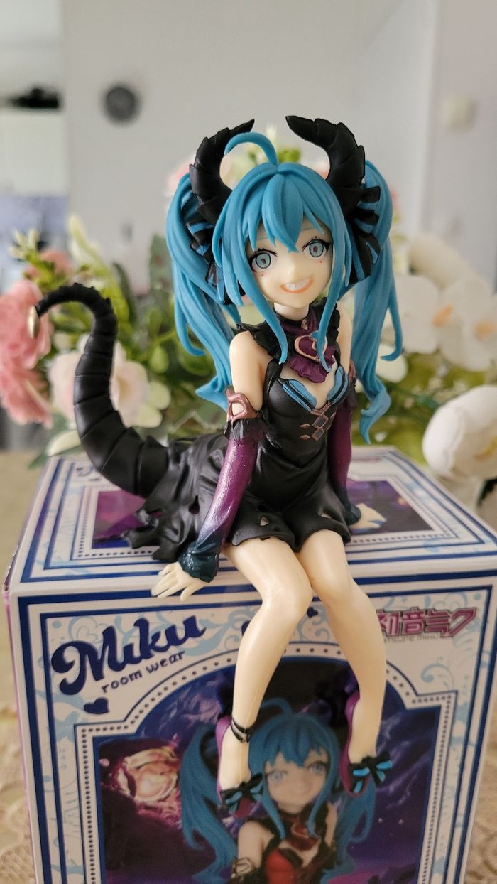 Figurine hatsune miku demon - photo numéro 2