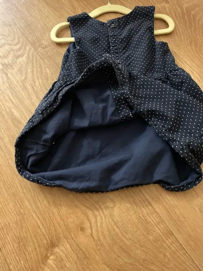 Robe à pois bleu marine et blanche Kiabi 18mois - photo numéro 7