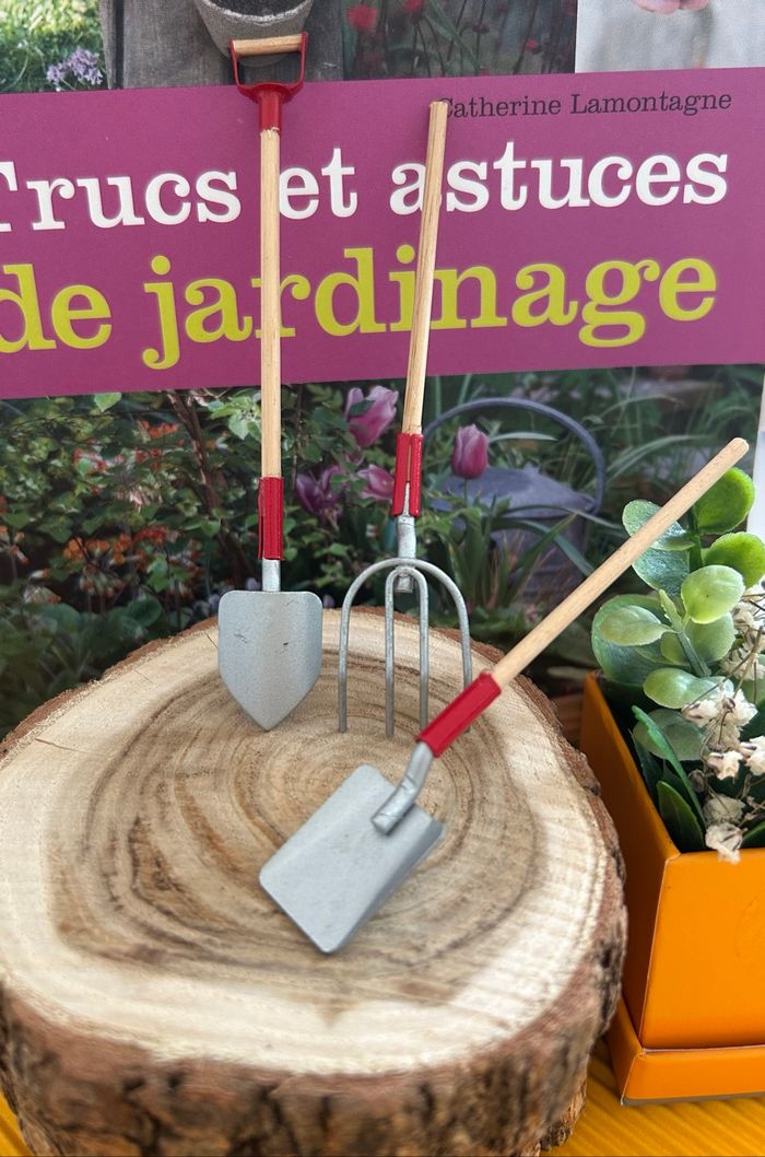 Ustensiles de jardinage miniature pour maison de poupée - photo numéro 2