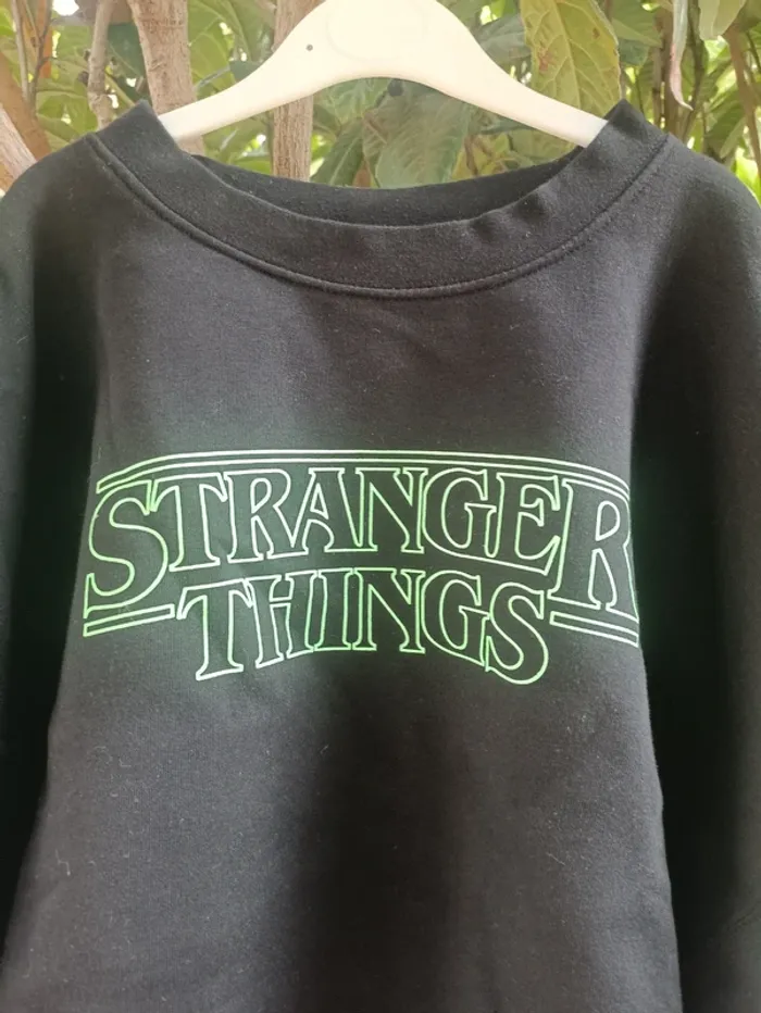 Pull stranger things taille S/M. - photo numéro 3