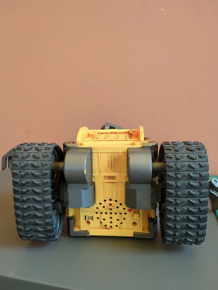 figurine wall e télécommande - photo numéro 4