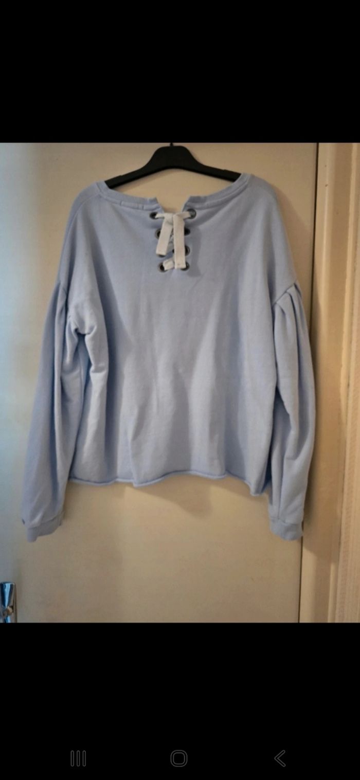 Sweat bleu - photo numéro 3
