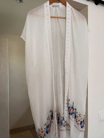 Gilet en voile brodé