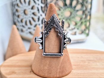 Bague Ouverte Argenté Ajustable Motif Porte Gothique
