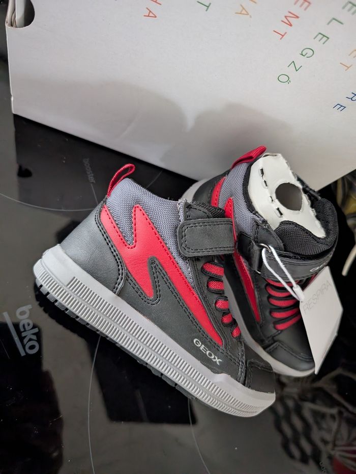 Baskets garçon. Taille 24. Neuf. Geox - photo numéro 5