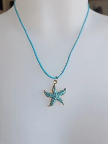 Collier fantaisie cordon bleu pendentif étoile de mer