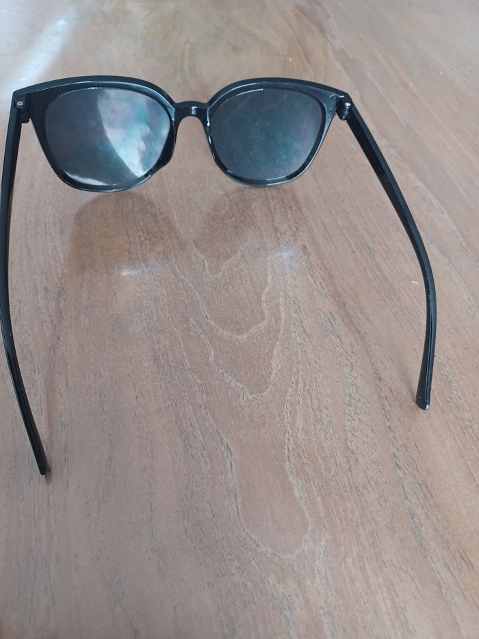 Lunettes de soleil - photo numéro 3