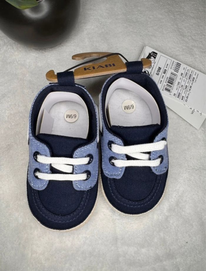 🌷Superbe petite paire de chaussure bébé taille 6-9mois🌷