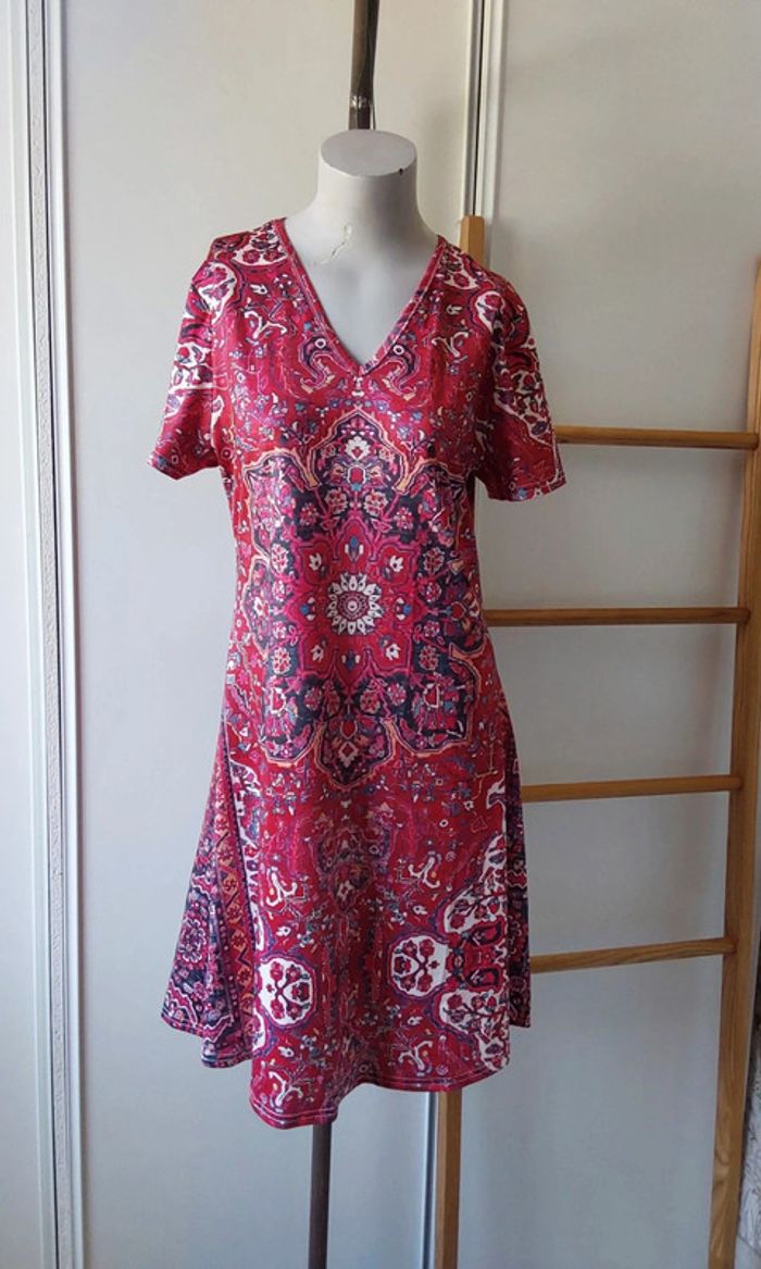 Robe neuve Imprimée rouge bleu blanc T38
