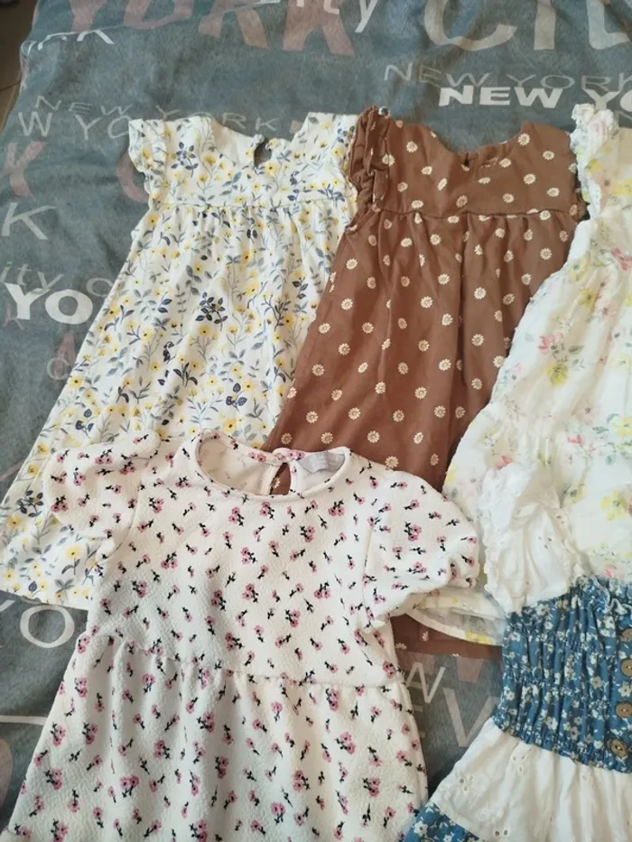 Lot robes 2 ans - photo numéro 7