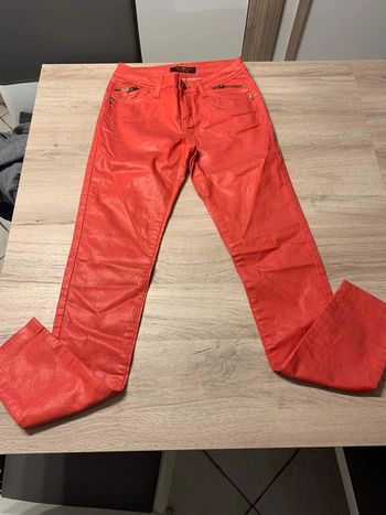 Jean cache cache