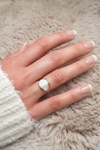 Bague Pierre Blanche – Douceur & Élégance - ACIER INOXYDABLE - Ajustable