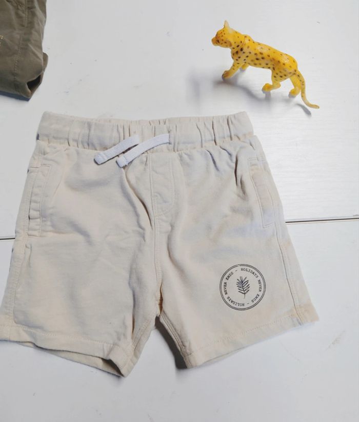 Lot shorts 2ans - photo numéro 5