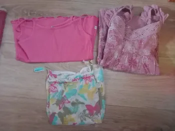 Lot 3 tops (10 ans)
