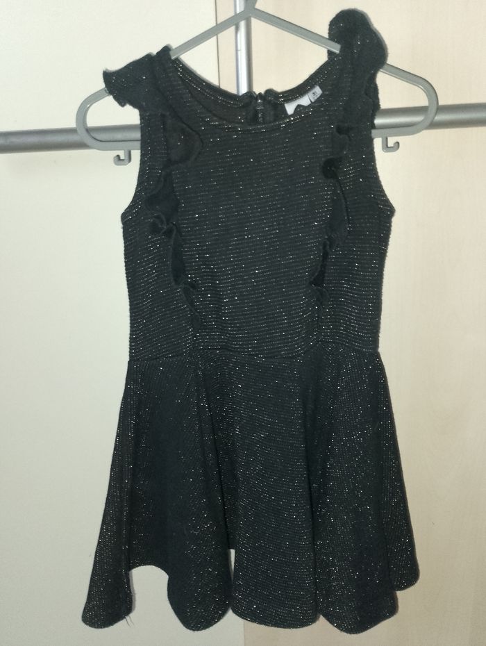 Robe noir effets brillant - photo numéro 2