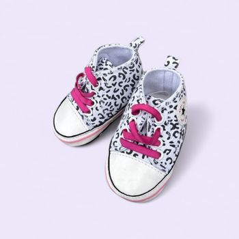 Petite paire de chaussures pour Petit fille