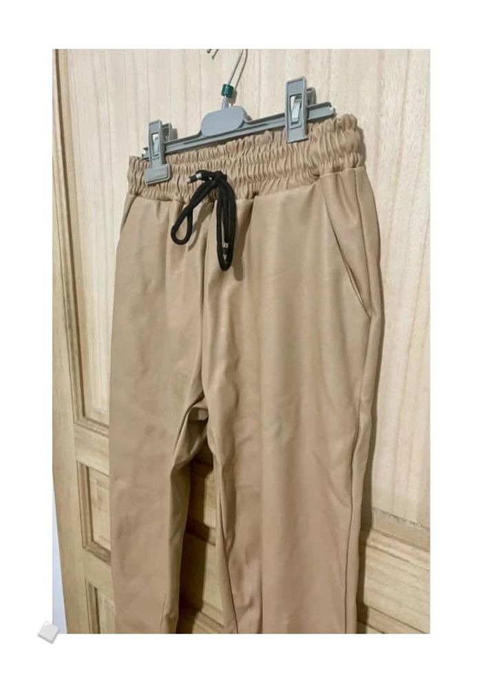 Jogging effet simili cuir avec cordon à la taille - photo numéro 8