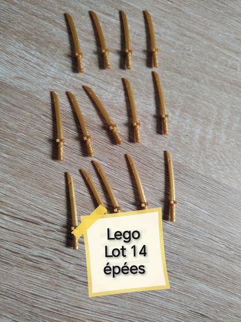 Lego lot 14 épées